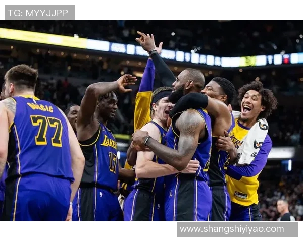 NBA在线直播精彩瞬间：关键时刻、球员表现、战术解析与球迷互动