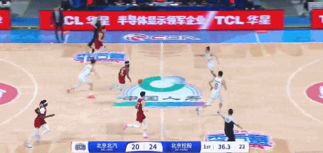 太硬了！雷蒙眼角缝完10针后今天正常训练